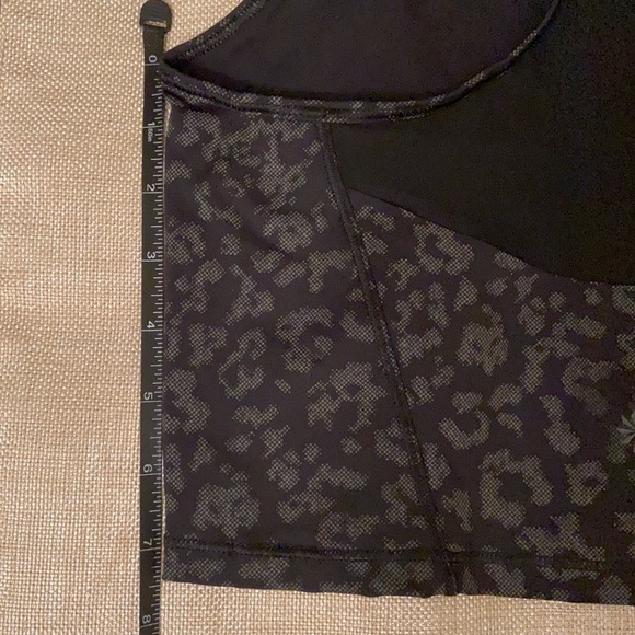 EUC Athleta Lightning Reflective Crop - Picture 6 of 8